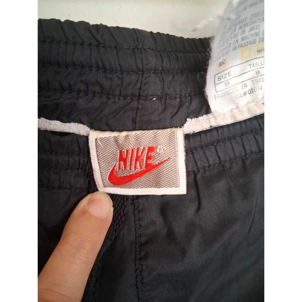 Nike Vintage Swim Trunks Men’s Medium Black Shorts Mesh Lined Swoosh Logo Beach